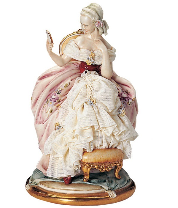 Дрезденские «кружевницы»: В чём секрет фарфоровых статуэток, которые словно одеты в изящные наряды