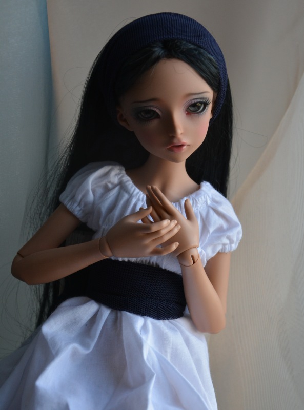 Благородная девица с волосами цвета смоли