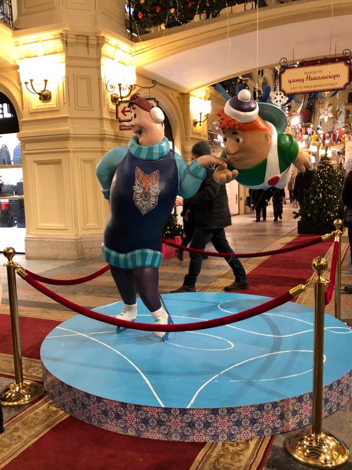 Москва предновогодняя... выставка новогодних елок в ГУМе - очень красиво