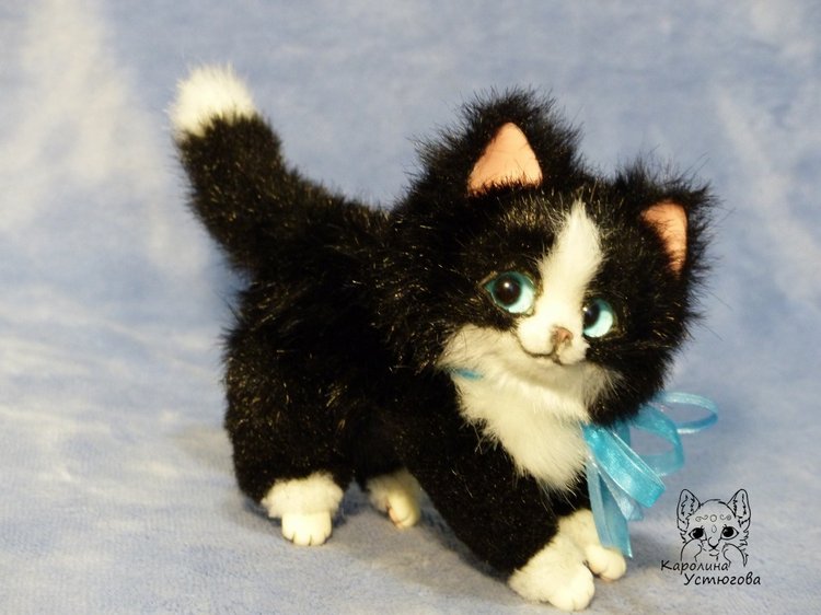 Кошечка Мякушка — Игрушки в смешанной технике (мех и глина): Арт