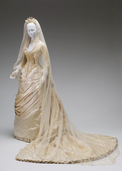 Свадебные платья прошлых эпох (фото 6)