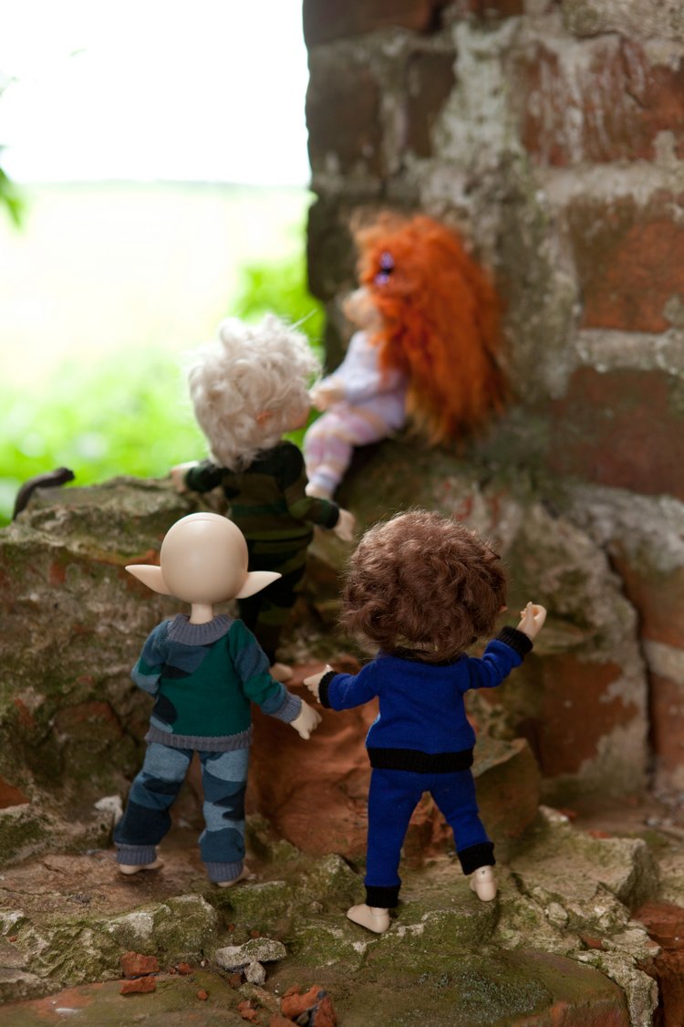 Первая поездка Мари с братьями эльфами (2 часть)