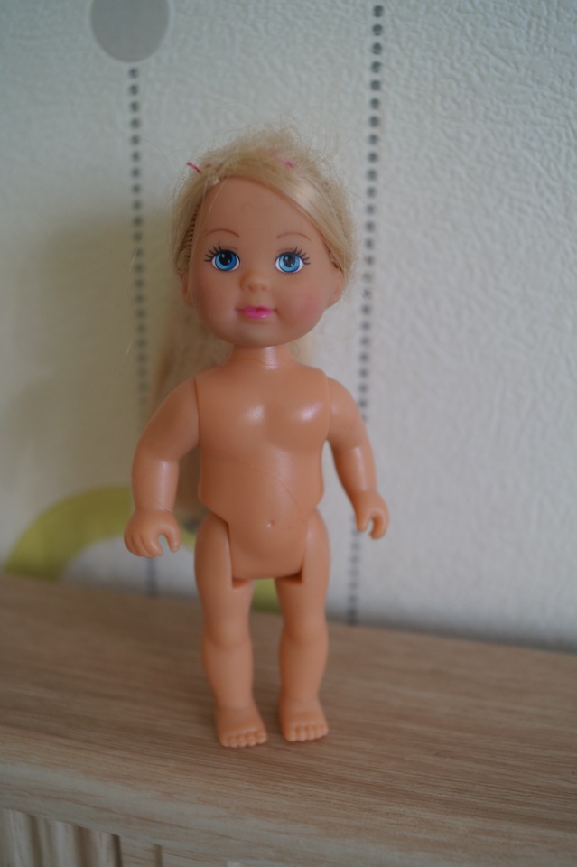 Четвёртая выписка февраля, которой могло не быть. Как заузить отверстие в шее советской куклы, чтобы голова не проваливалась