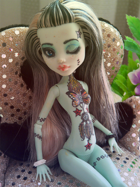 Загадочная мертвая девушка