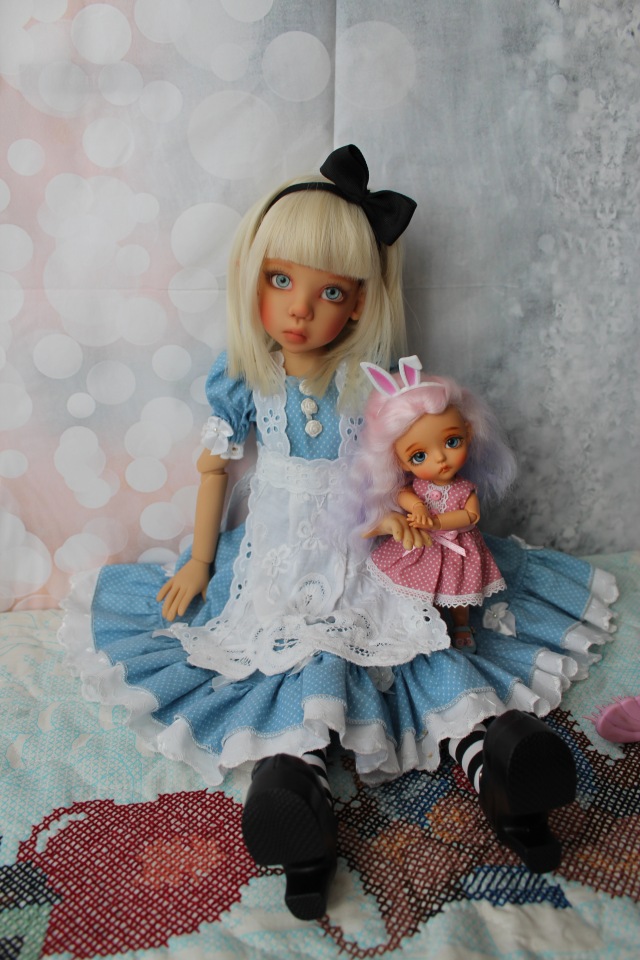 Сказки оживают часть II - Чудесная Алиса... Мисси Kaye Wiggs и малышка Lati