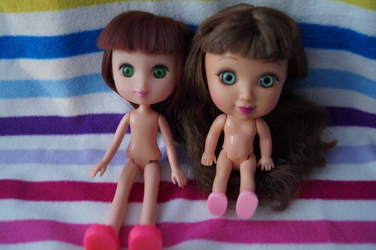 Три разные, но одинаковые куклы. Катя в разных возрастах