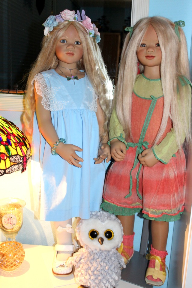 Две блистательные блондиночки, Нандини и Сарай