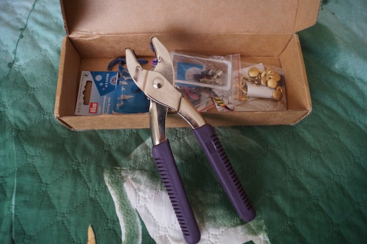 Третья июльская выписка. Вылечила восемь кукол СССР! И всем сшила наряды - за неделю