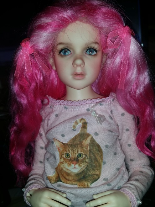 В поисках образа. Розочка примеряет парички. Опросник