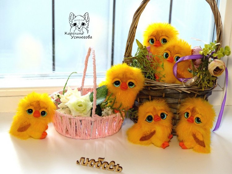 Корзинами утят несут...Несут на радость и веселье весны