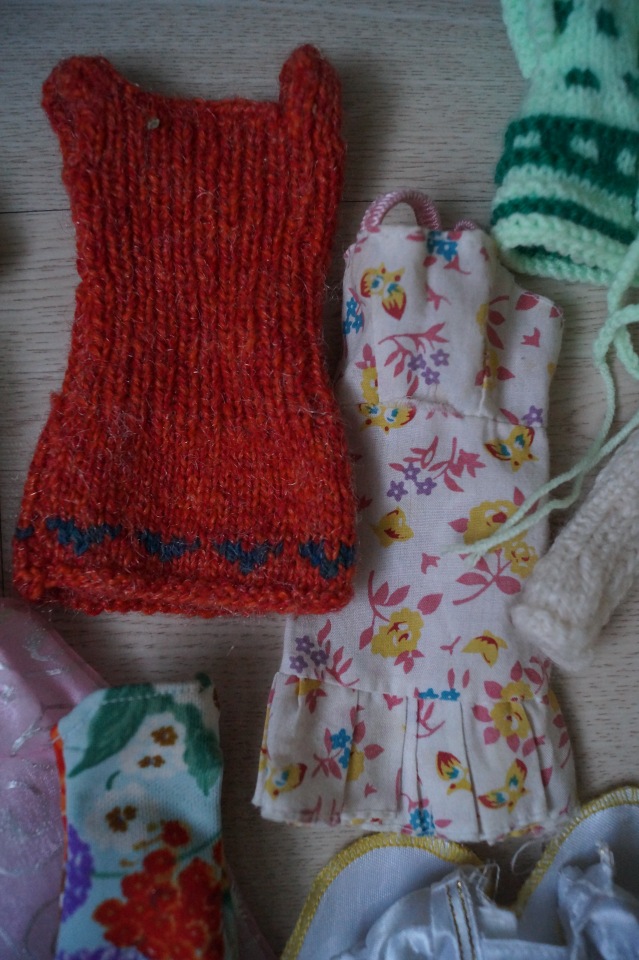 Привет из 2010, коробка с куклами и одежками + воспоминания из детства и юности