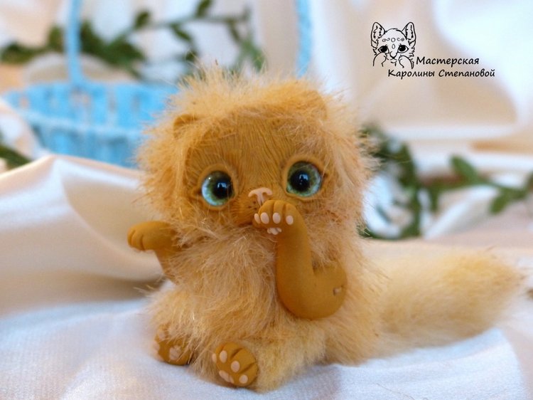 Котенок Персик 5.5 см — Игрушки в смешанной технике (мех и глина): Арт (фото 5)