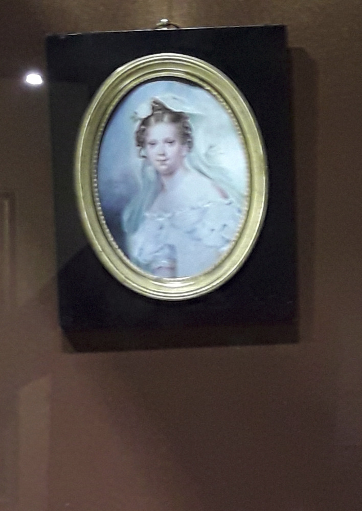 Выставка "Узоры свадьбы кружевной". Зал 1