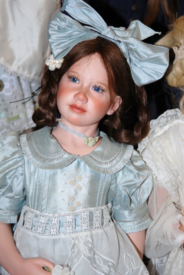 История о том, как я поставила кукол в витрину. Проект "За стеклом"