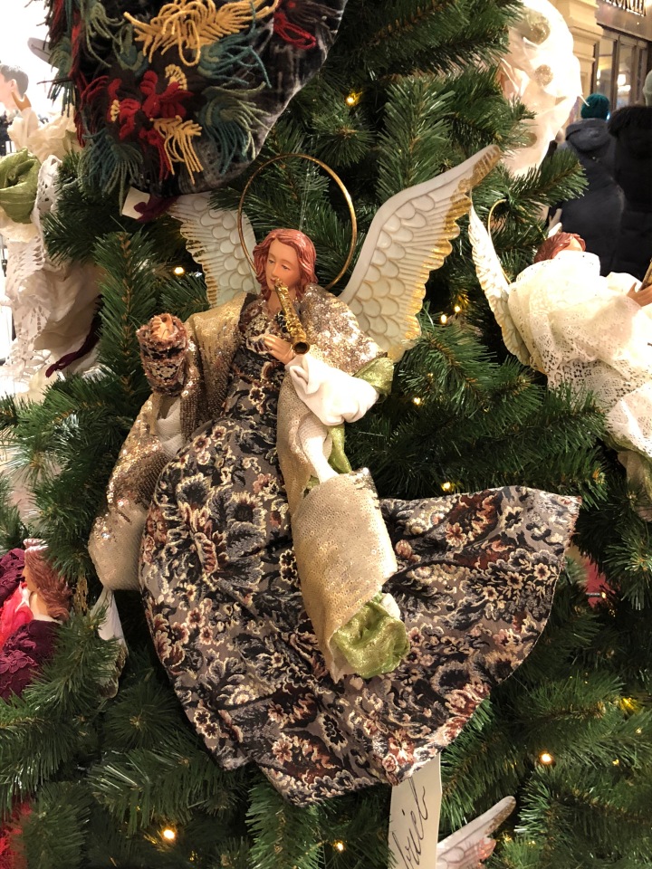 Москва предновогодняя... выставка новогодних елок в ГУМе - очень красиво