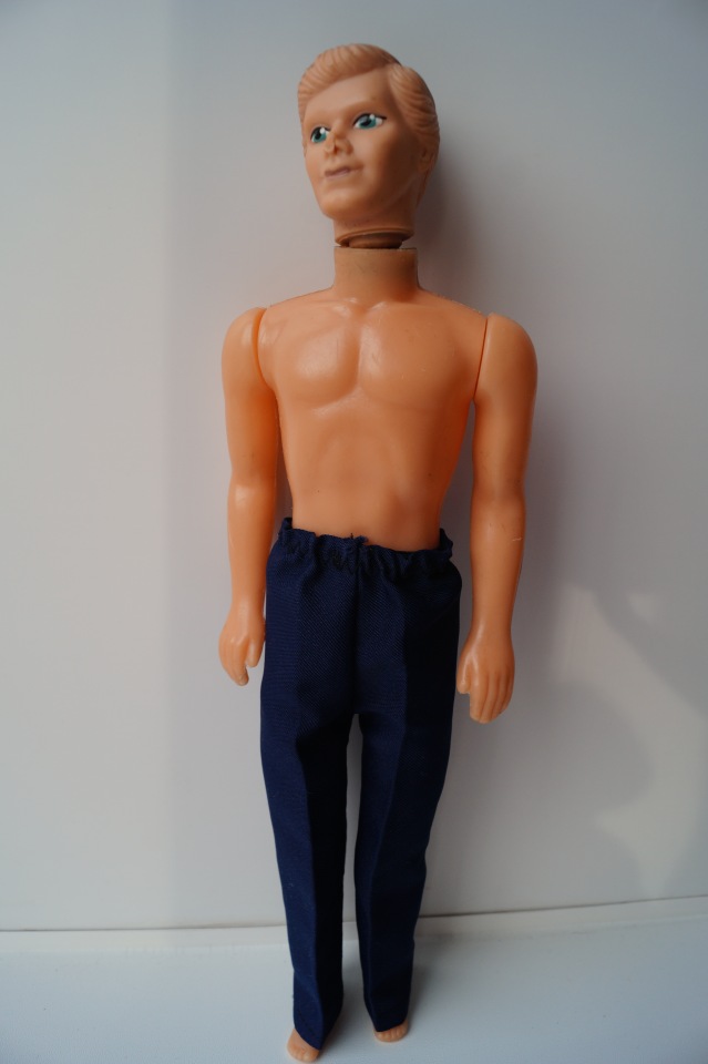 Третья выписка декабря. Ещё одна ёлочка здорова! Как починить шейное крепление кукломужчины (мои ошибки и способы их