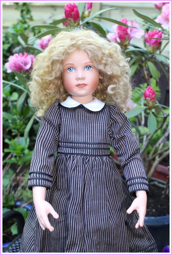 Sonja гуляет в саду. Коллекционная кукла от Helen Kish