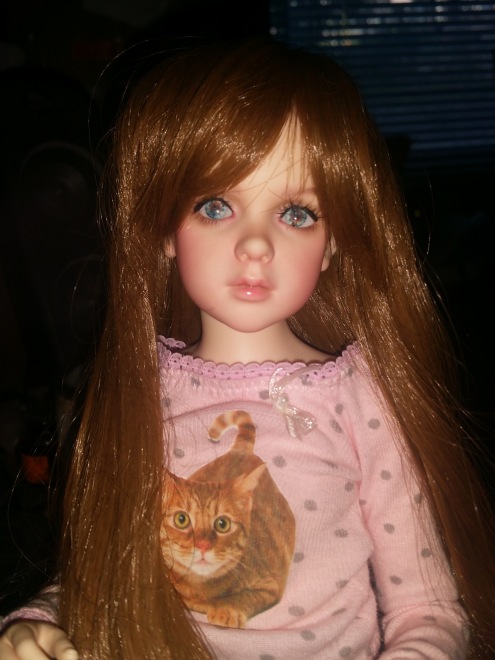 В поисках образа. Розочка примеряет парички. Опросник