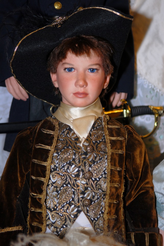 История о том, как я поставила кукол в витрину. Проект "За стеклом"