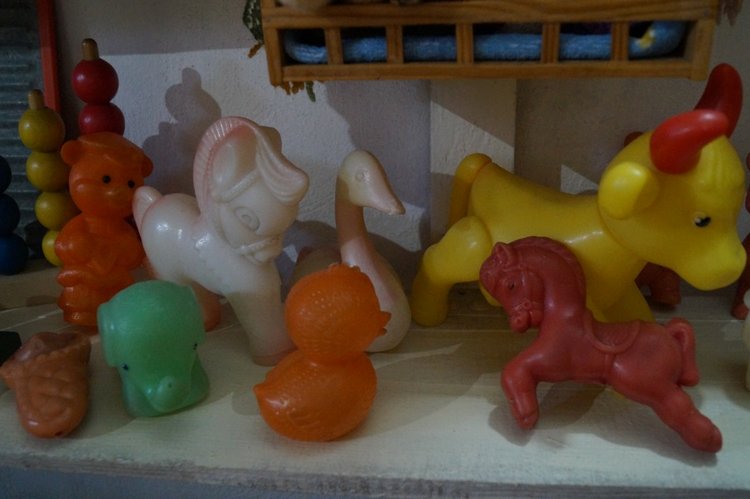 Обзор пластмассовых игрушек СССР, которые живут в моём музее | Бэйбики Обзор пластмассовых игрушек СССР, которые живут в моём музее (фото 8)