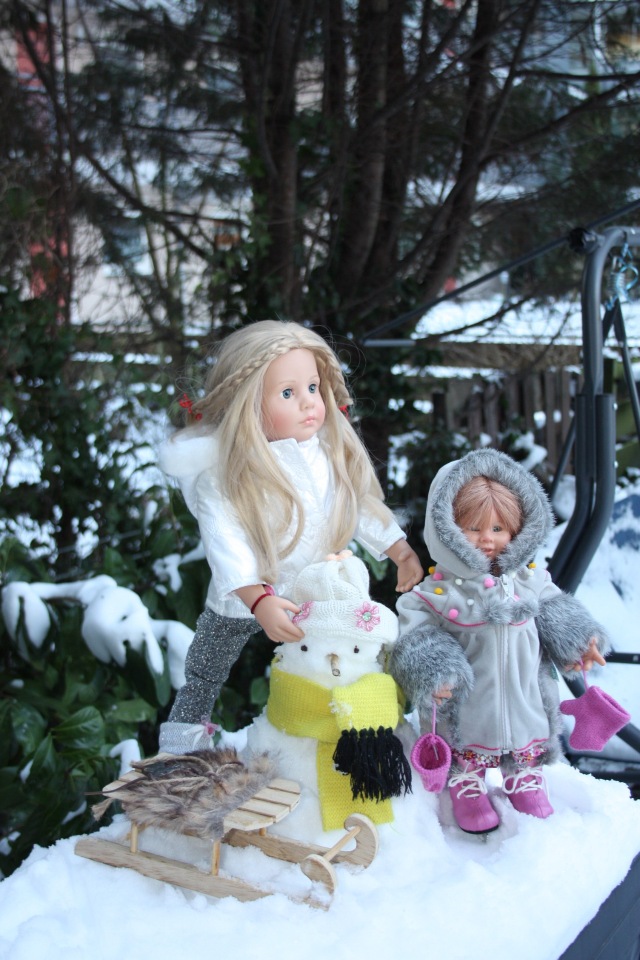 Снежные забавы Кети и Рози. Провожаем зиму