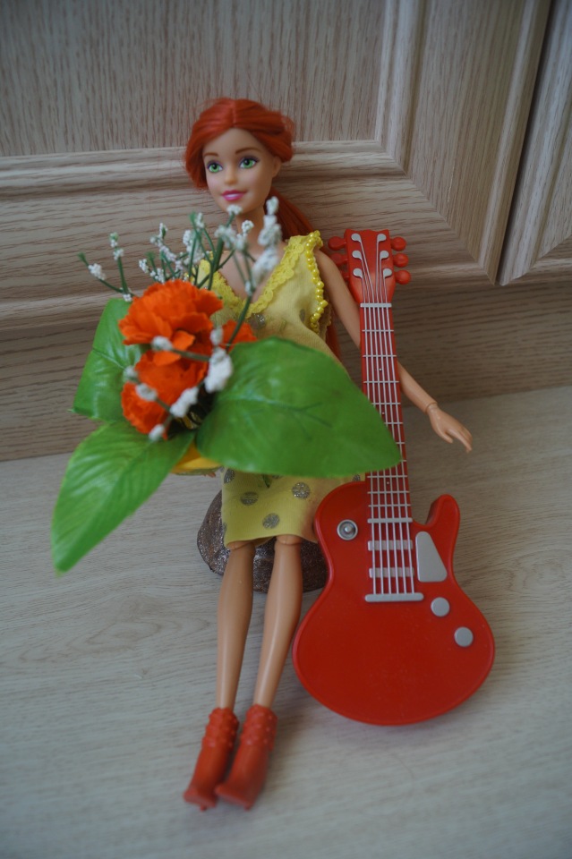 Приехали три посылки, открыла, а их четыре