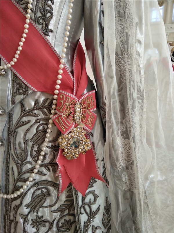 Выставка костюмов к фильму " Матильда"