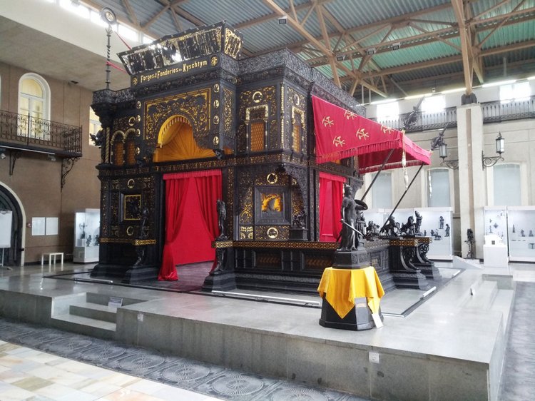 Тайна моего имени. Часть шестая. День рождения – одно сплошное огорчение. Но не только