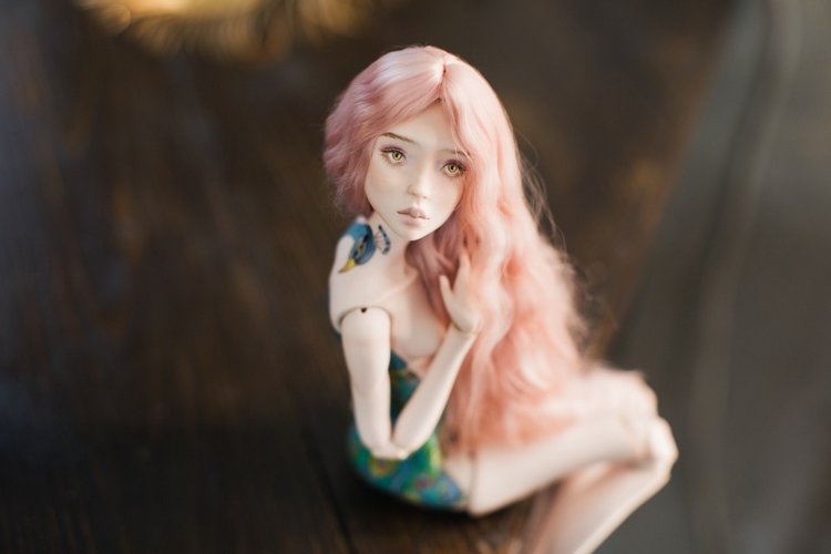 Девушка с татуировкой павлина и Красная Шапочка - фарфоровые куклы | Бэйбики Девушка с татуировкой павлина и Красная Шапочка - фарфоровые куклы