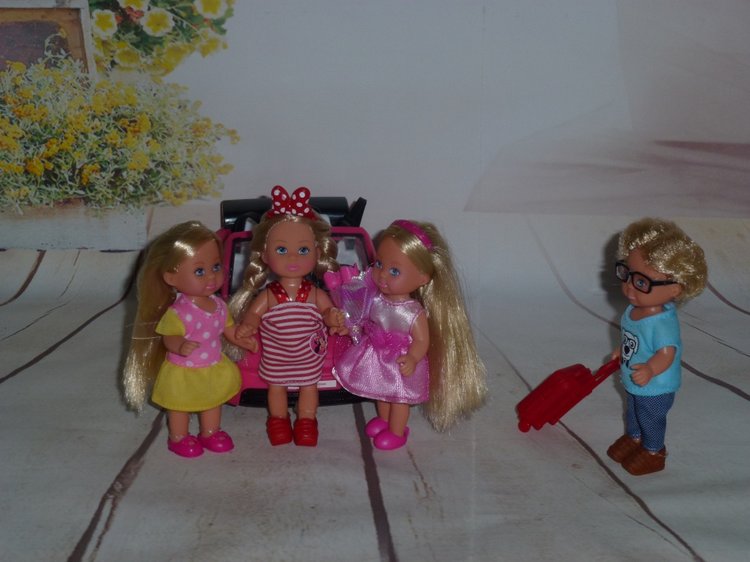 Встречаем сестру Минни в кабриолете (фото 9)