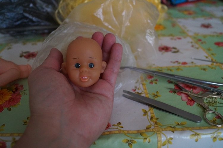 Куклы с разным состояние здоровья долго стояли в очередь у дверей кукольной лечебницы | Бэйбики Куклы с разным состояние здоровья долго стояли в очередь у дверей кукольной лечебницы