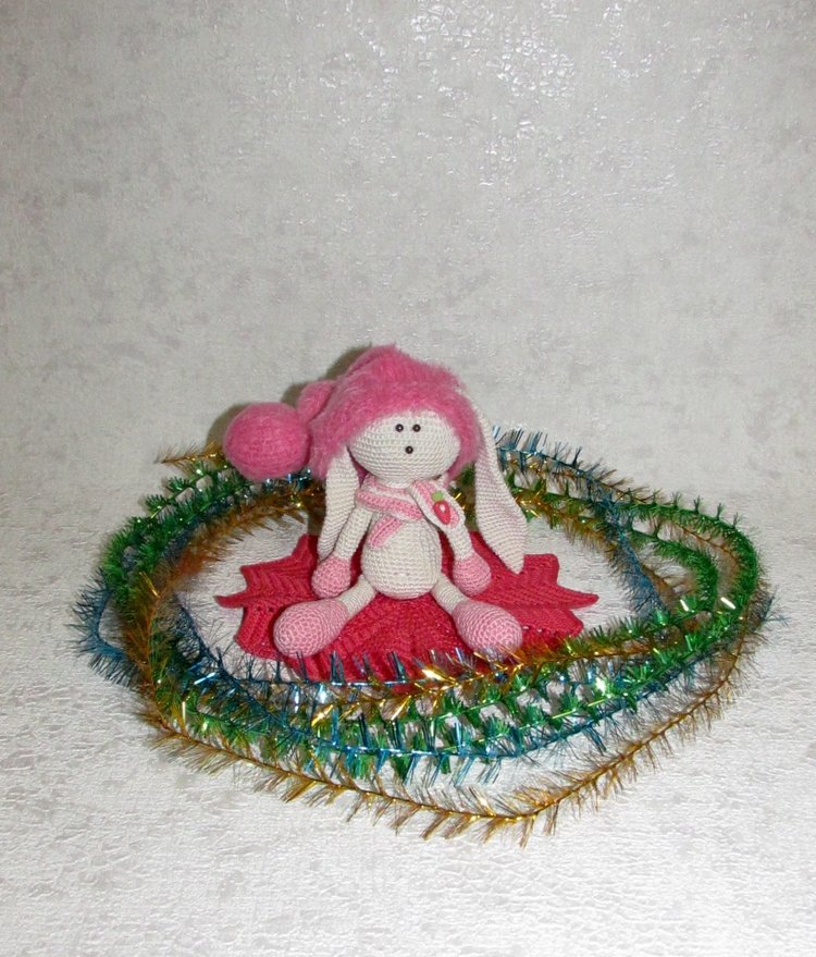 Авторская вязаная игрушка (амигуруми): Зая - недотрога