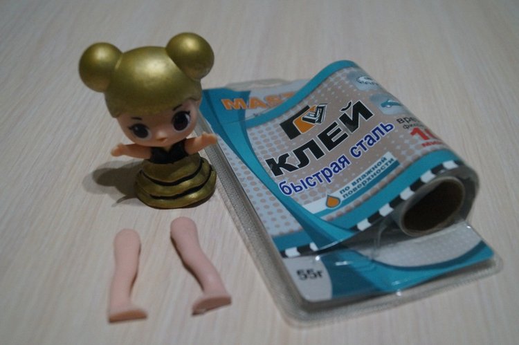 Вторая выписка октября. Машенька здорова. Кукла из лужи стала милашкой. Коровка замычала. Как поставить Лолочку на ножки,