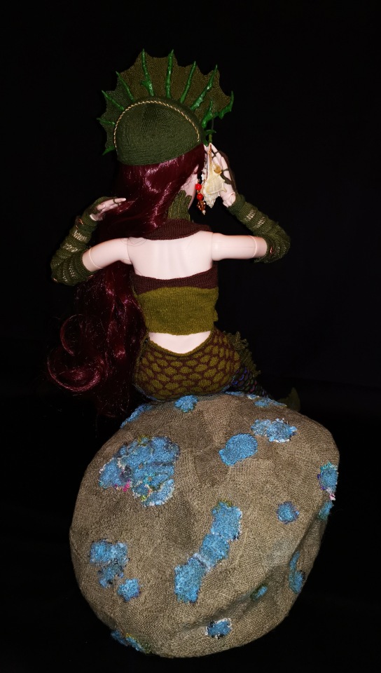 Всё в этом мире связано - даже камни... Русалочка