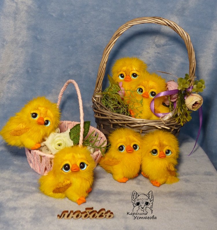 Корзинами утят несут...Несут на радость и веселье весны
