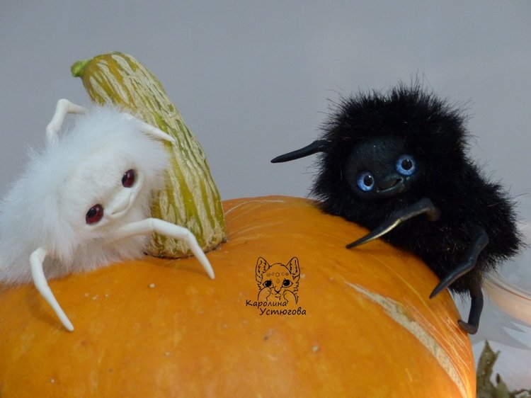 Halloween и маленькие паучки