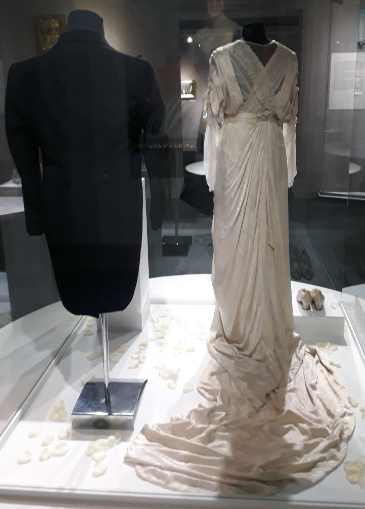 Выставка "Узоры свадьбы кружевной". Зал 2 | Бэйбики Выставка "Узоры свадьбы кружевной". Зал 2