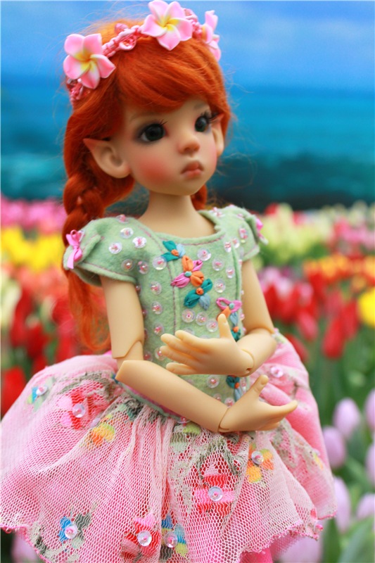 Тюльпановый Рай, продолжение. Выставка тюльпанов в Твери. Mini Layla elf Sunkissed skin от Kaye Wiggs
