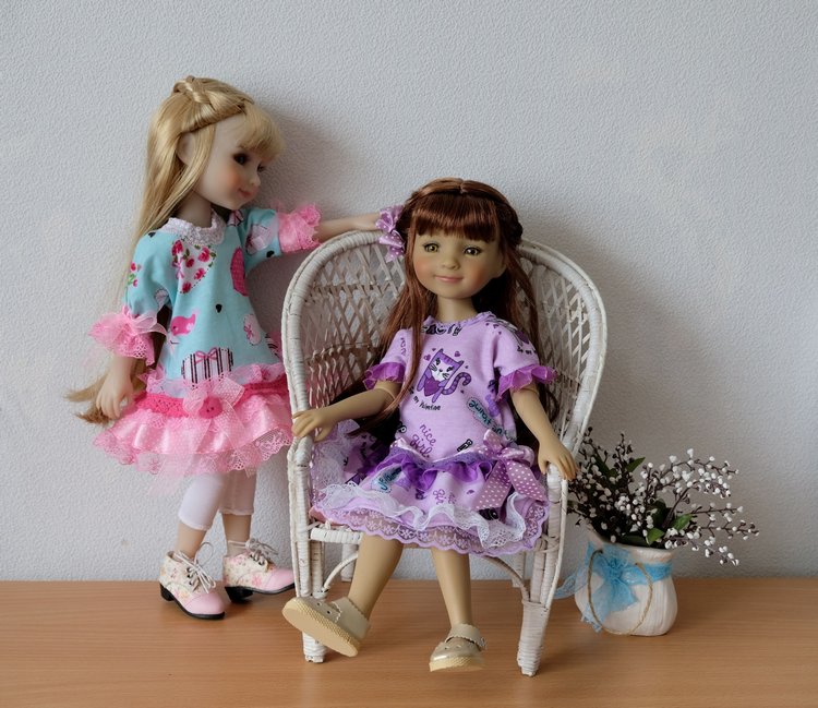 Прогулки с Сарой и Беллой RubiRed Galleria/Effner