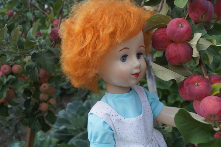 На день рождения Василисы я подарила новое платье