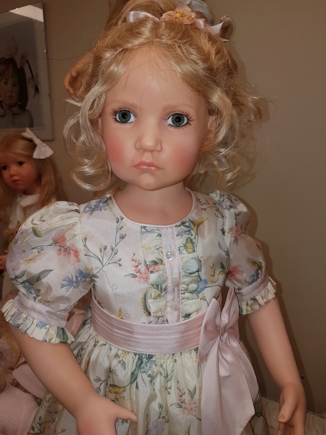 Рождественская встреча в магазине/клубе коллекционных кукол