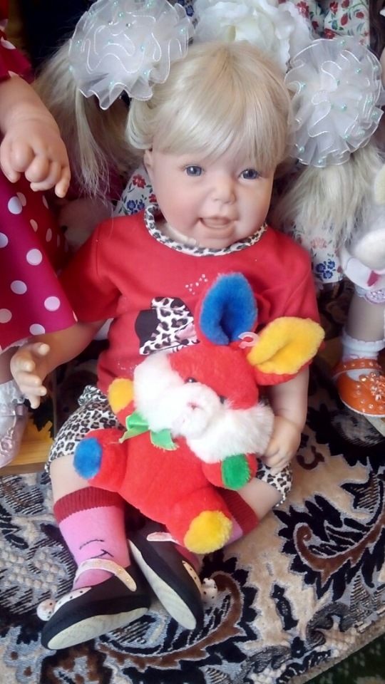 Наша Маша стала сидячей девочкой