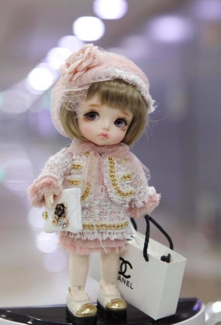 Релиз Salon De Lati в формате Lati Yellow от Latidoll
