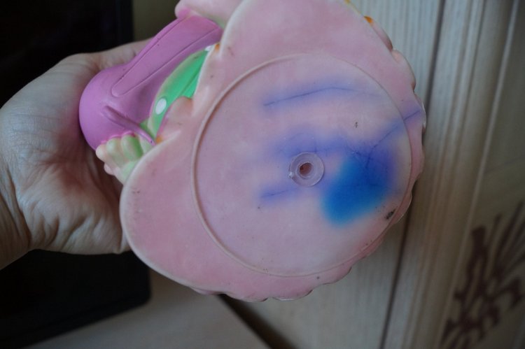 Вторая выписка октября. Машенька здорова. Кукла из лужи стала милашкой. Коровка замычала. Как поставить Лолочку на ножки,