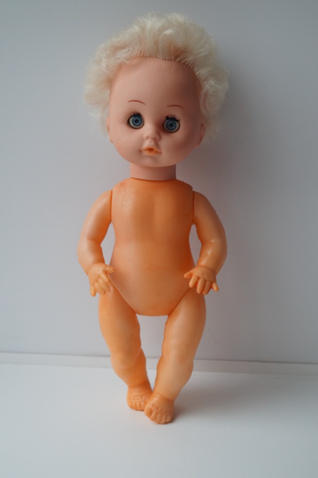 Вторая выписка ноября. Как поставить куклу на ножки, если их нет. Соединяю туловище и голову. У нас и пирамидки лечатся