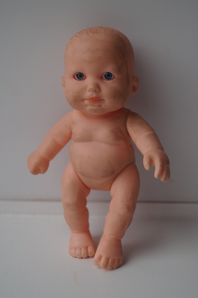 Вторая выписка ноября. Как поставить куклу на ножки, если их нет. Соединяю туловище и голову. У нас и пирамидки лечатся