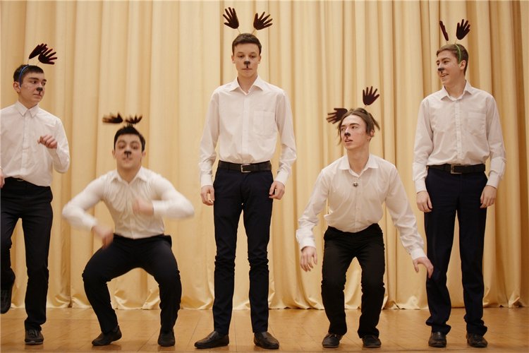 "...мир черно-белый весь разрисуют чудаки!"