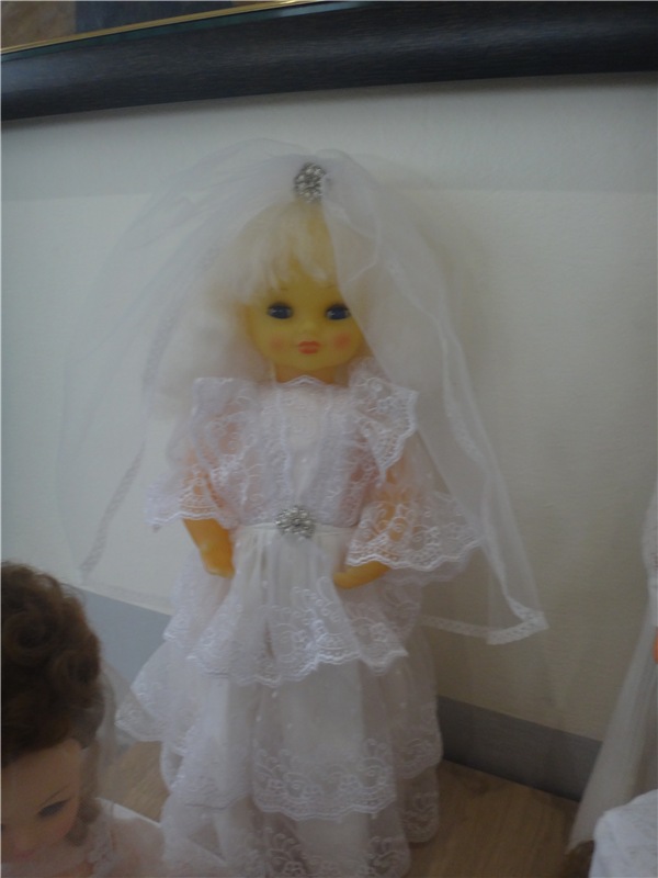 Выставка " Лабиринты кукольной жизни"