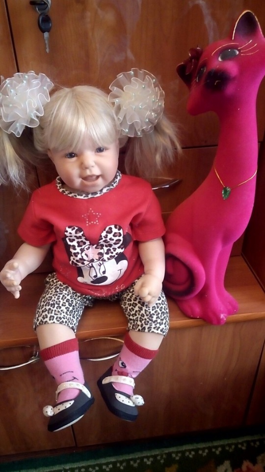 Наша Маша стала сидячей девочкой