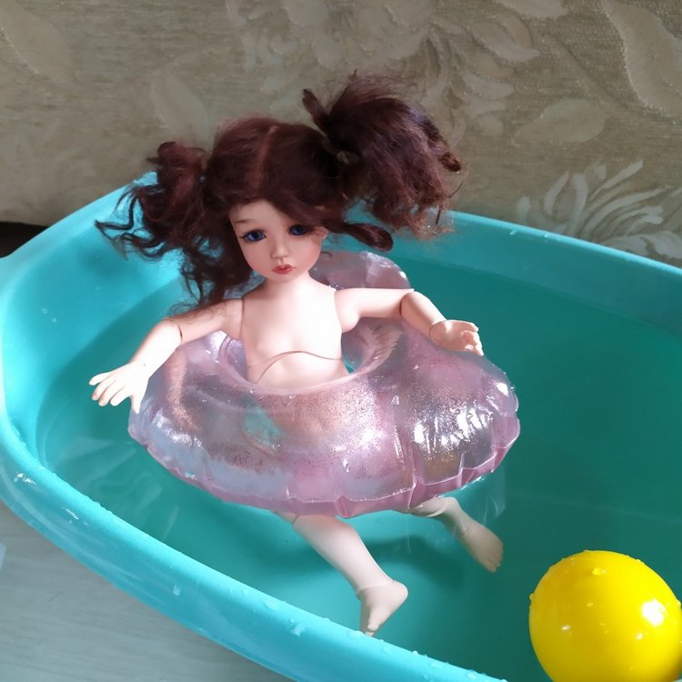 Как мы догоняли лето или примерка кругов для бассейна моей Боночкой